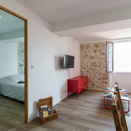 Lägenhet 302-appartement De Caractere Vieil