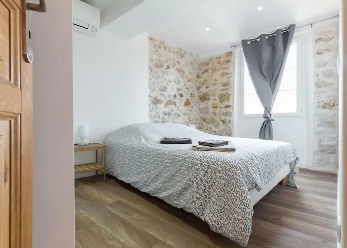 302-appartement De Caractère Vieil Appartamento